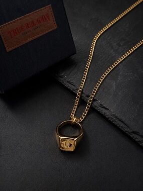 NWT True Religion Men's Gold Tone Ring Pendant Necklace Stainless Steel 20+2"